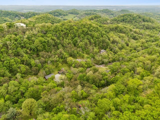 2288 N Berrys Chapel Rd, Franklin, TN 37069