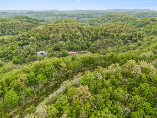 2288 N Berrys Chapel Rd, Franklin, TN 37069