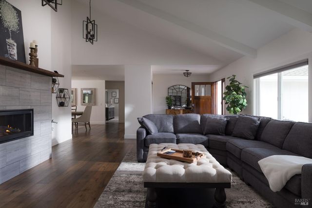 201 Silverado Trl N, St. Helena, CA 94574