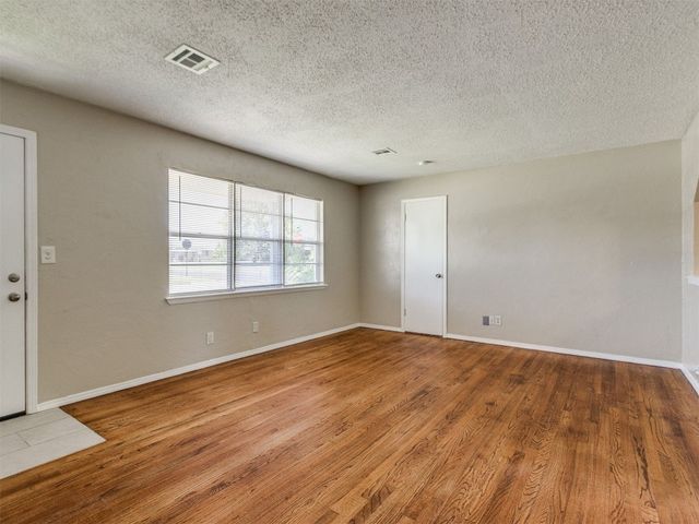 117 Asbill Avenue, Yukon, OK 73099