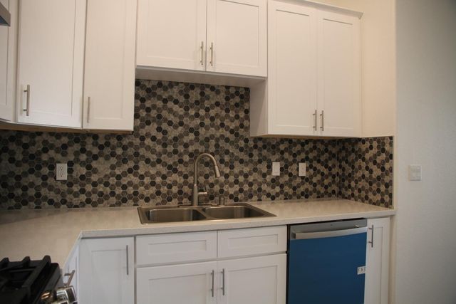 728 W Vassar Avenue N, Fresno, CA 93705