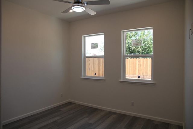 728 W Vassar Avenue N, Fresno, CA 93705