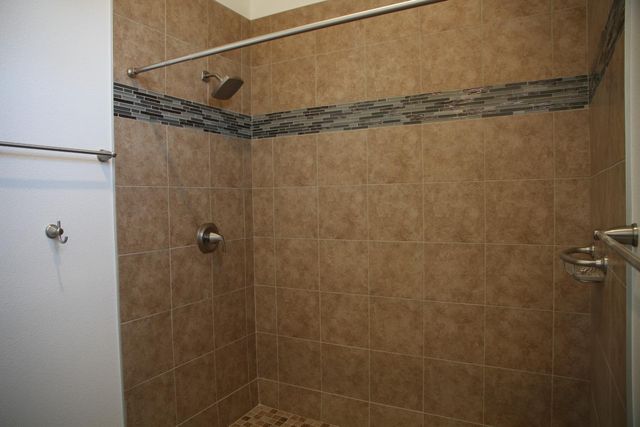 728 W Vassar Avenue N, Fresno, CA 93705