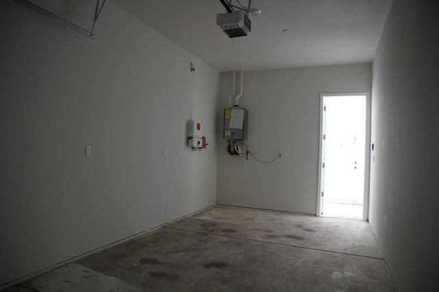 728 W Vassar Avenue N, Fresno, CA 93705