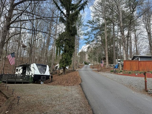 532 10th Street, Ellijay, GA 30540