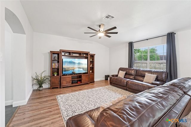 124 Waterlily Way, Hutto, TX 78634