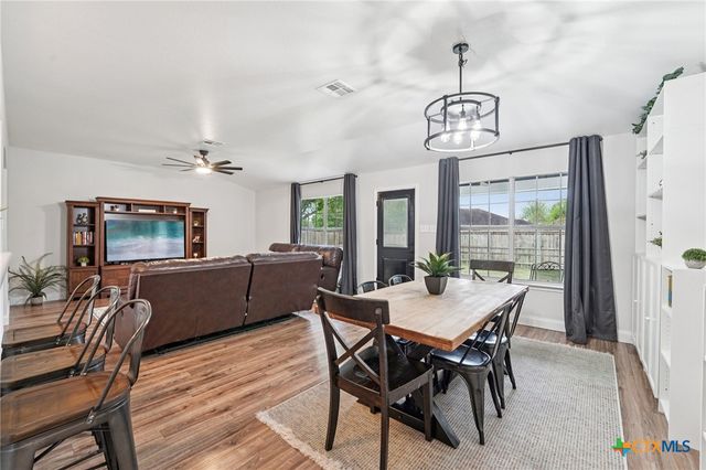 124 Waterlily Way, Hutto, TX 78634