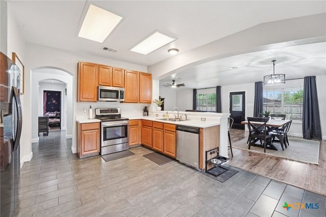 124 Waterlily Way, Hutto, TX 78634