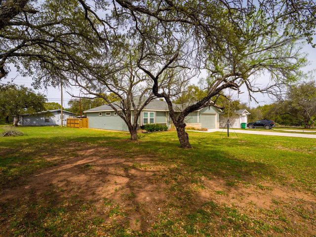 3625 Sagebrush TRL, Kingsland, TX 78639