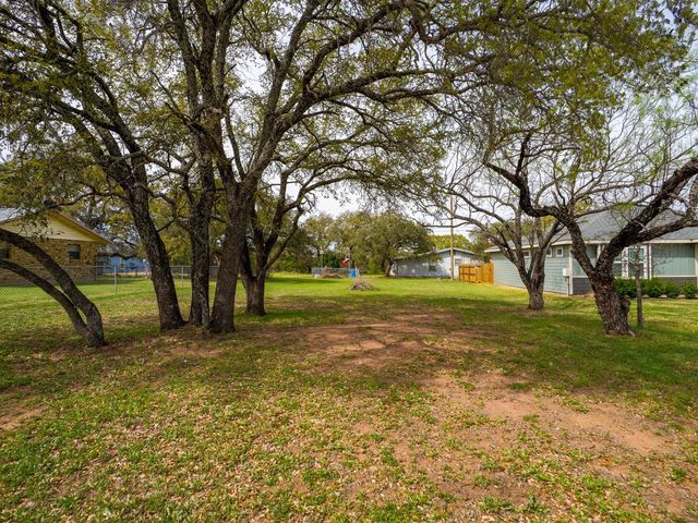 3625 Sagebrush TRL, Kingsland, TX 78639