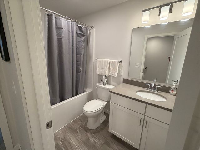 2237 Saint Andrews Drive, North Liberty, IA 52317
