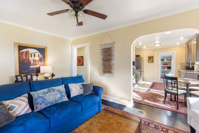 1815 Dimple Ct, Columbia, TN 38401