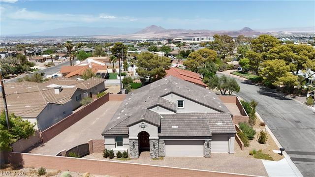 625 Robin Lane, Henderson, NV 89015