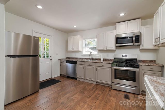 408 E Catawba Avenue, Mount Holly, NC 28120