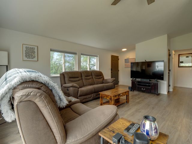 32917 S Williams Ave, Cheney, WA 99004