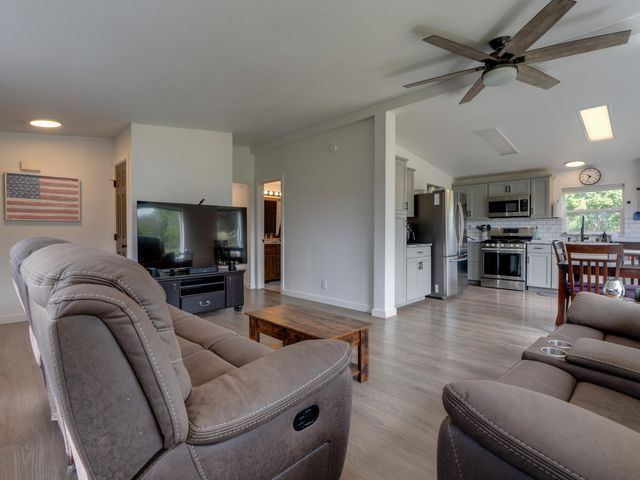 32917 S Williams Ave, Cheney, WA 99004