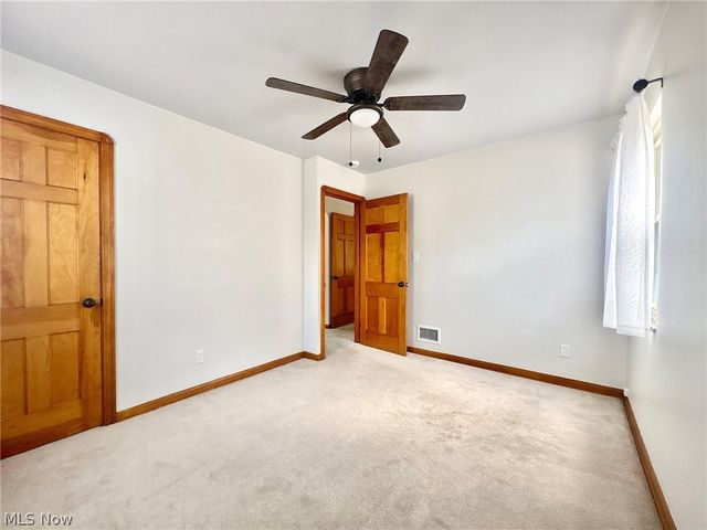5082 W 5th Street, Brooklyn Heights, OH 44131