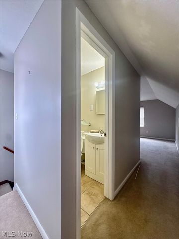 5082 W 5th Street, Brooklyn Heights, OH 44131