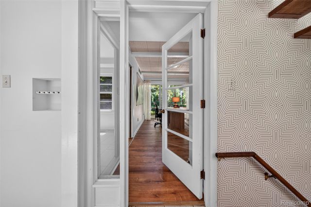7388 Lindenmere Drive, Bloomfield Hills, MI 48301