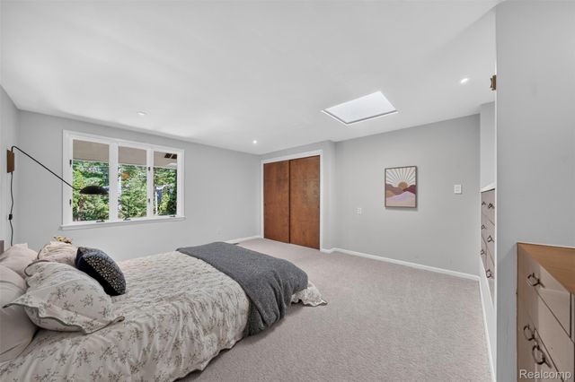 7388 Lindenmere Drive, Bloomfield Hills, MI 48301