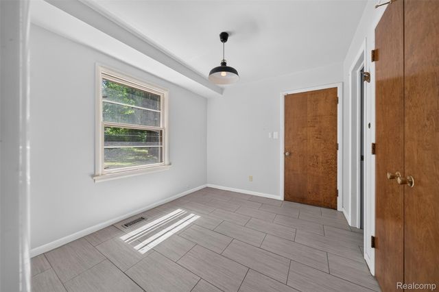 7388 Lindenmere Drive, Bloomfield Hills, MI 48301