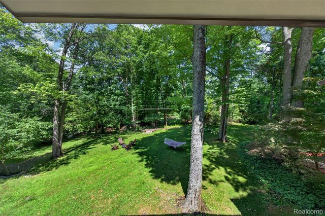 7388 Lindenmere Drive, Bloomfield Hills, MI 48301