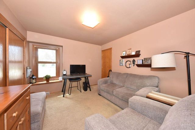 W154N7712 Pheasant LANE, Menomonee Falls, WI 53051