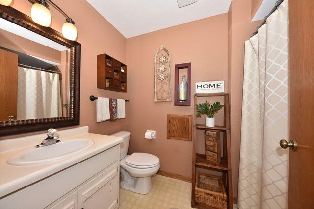 W154N7712 Pheasant LANE, Menomonee Falls, WI 53051