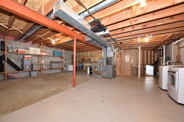 W154N7712 Pheasant LANE, Menomonee Falls, WI 53051