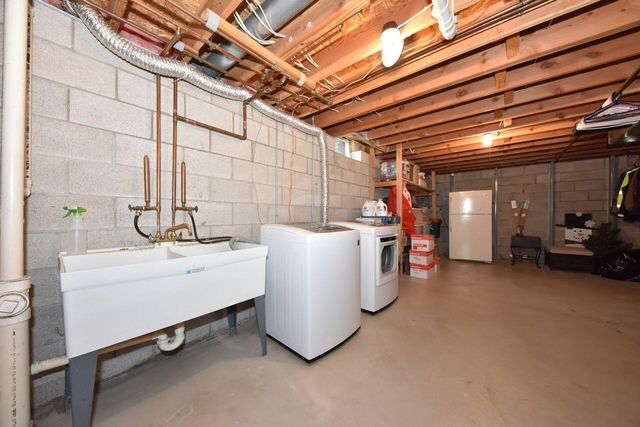 W154N7712 Pheasant LANE, Menomonee Falls, WI 53051