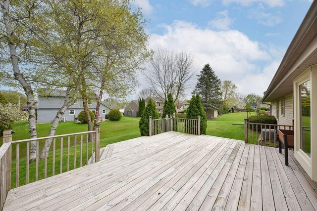 W154N7712 Pheasant LANE, Menomonee Falls, WI 53051