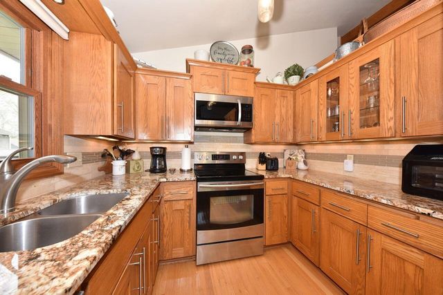 W154N7712 Pheasant LANE, Menomonee Falls, WI 53051