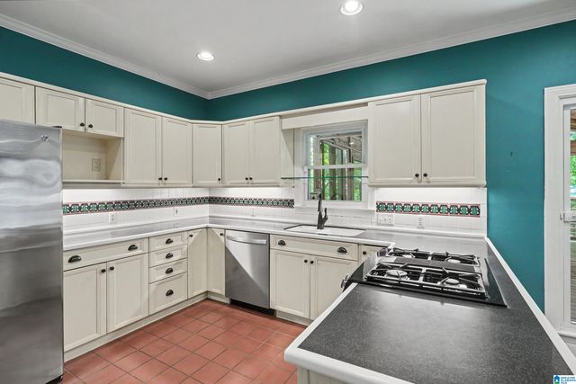 2813 BERKELEY DRIVE, Hoover, AL 35242