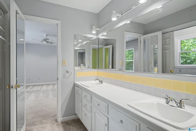 2813 BERKELEY DRIVE, Hoover, AL 35242