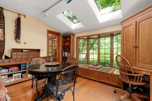 70 Main St, Dover, MA 02030