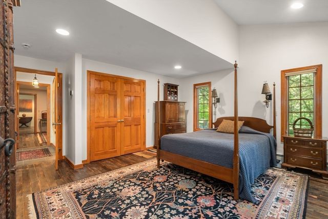 70 Main St, Dover, MA 02030