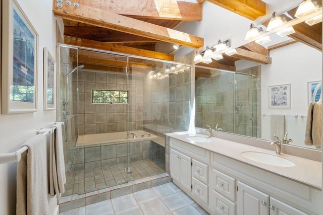 70 Main St, Dover, MA 02030