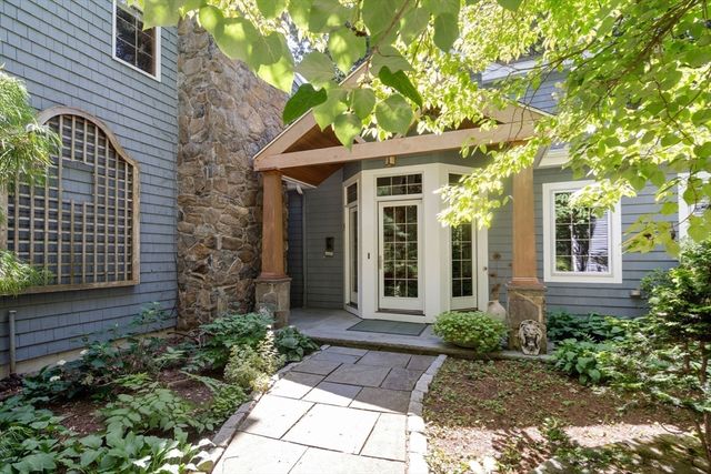70 Main St, Dover, MA 02030