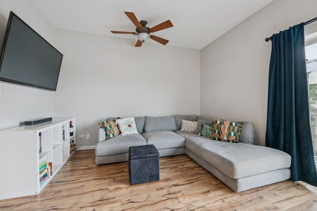 1928 N Kedzie Avenue 306, Chicago, IL 60647
