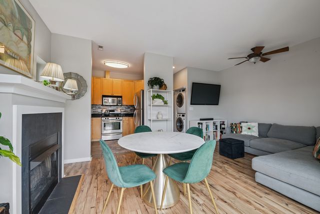 1928 N Kedzie Avenue 306, Chicago, IL 60647