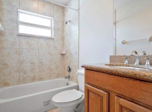 5300 NW 18th Street 4, Lauderhill, FL 33313