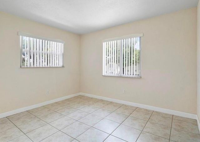 5300 NW 18th Street 4, Lauderhill, FL 33313