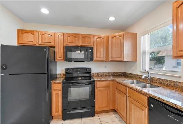 5300 NW 18th Street 4, Lauderhill, FL 33313