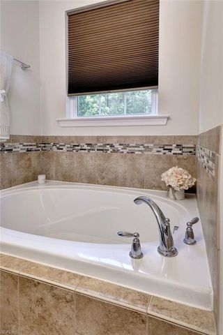 5508 Burlington LN, Williamsburg, VA 23188