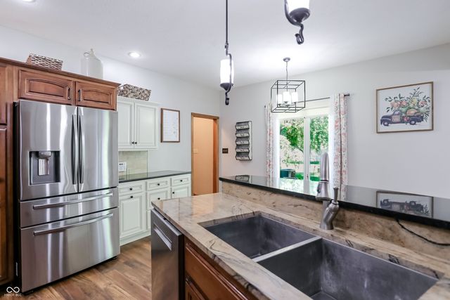 1159 Paris Drive, Franklin, IN 46131