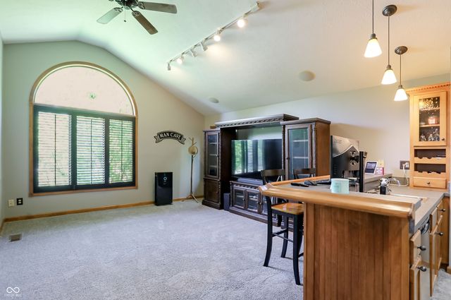 1159 Paris Drive, Franklin, IN 46131