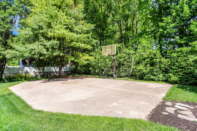 1159 Paris Drive, Franklin, IN 46131