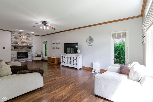1159 Paris Drive, Franklin, IN 46131