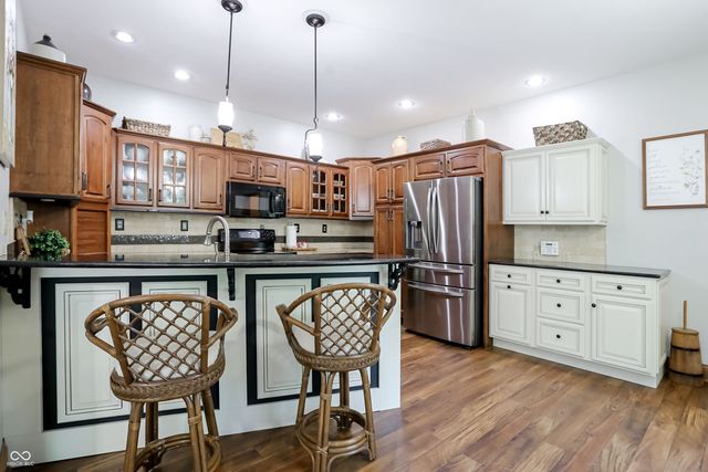 1159 Paris Drive, Franklin, IN 46131