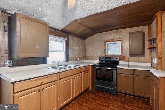 422 IRELAND AVE, Millville, NJ 08332